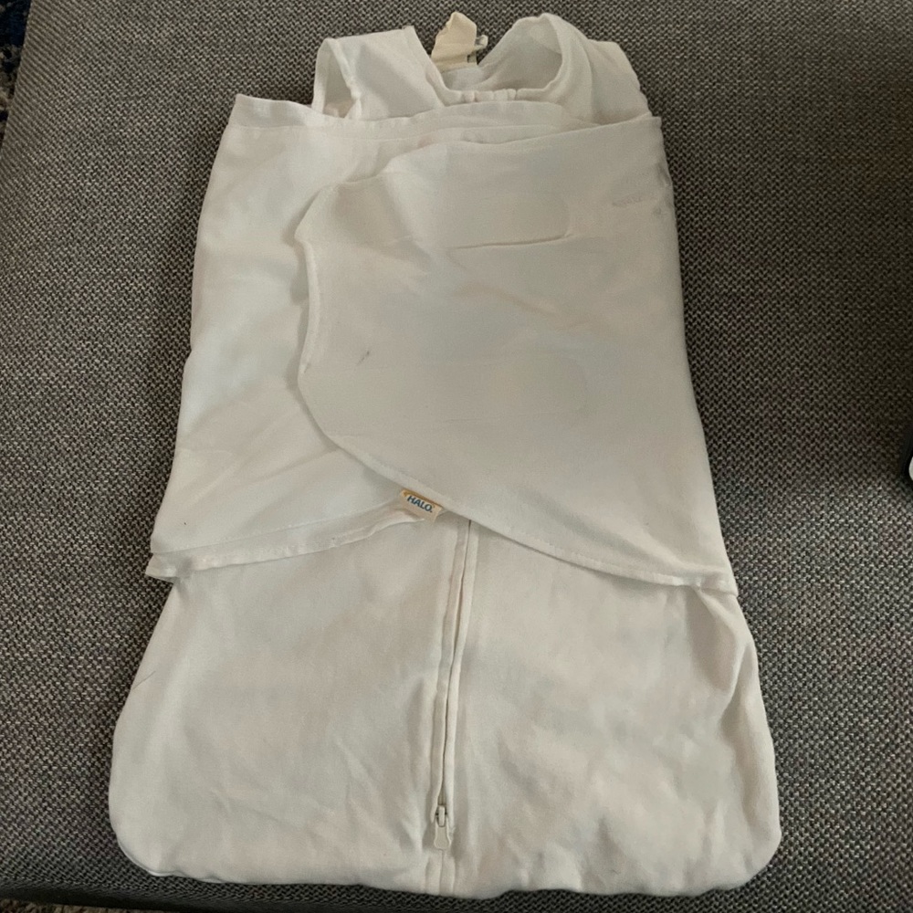 Brand new never used HALO SLEEP SACK newborn